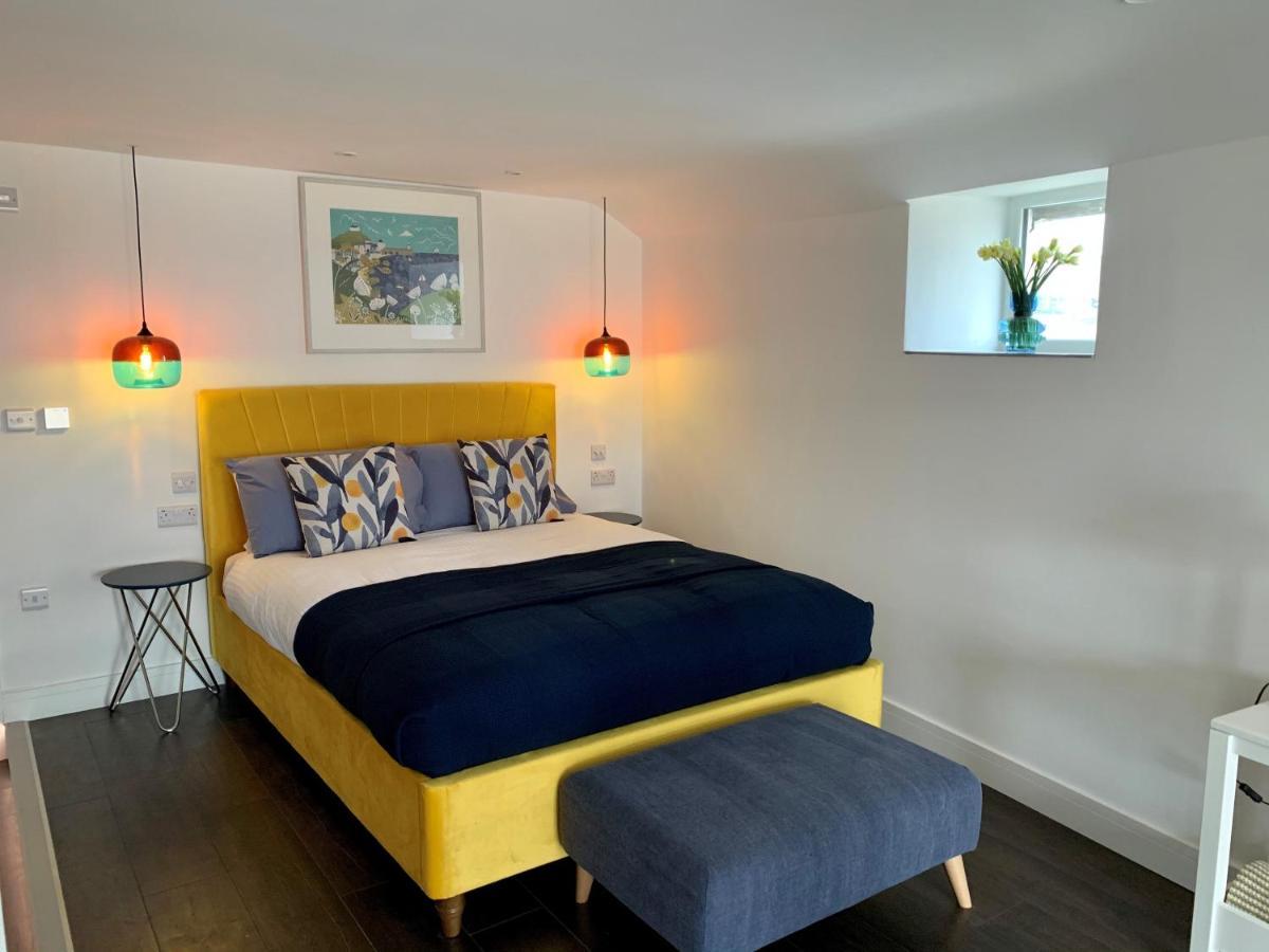 Modern Studio Apartment With Stunning Views! St Ives Exteriör bild