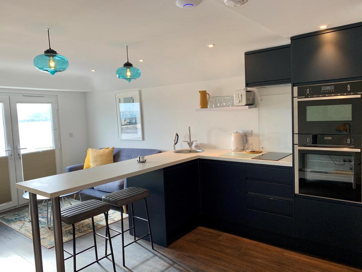 Modern Studio Apartment With Stunning Views! St Ives Exteriör bild
